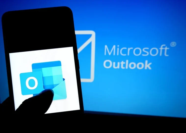 outlook logo on mobile phone